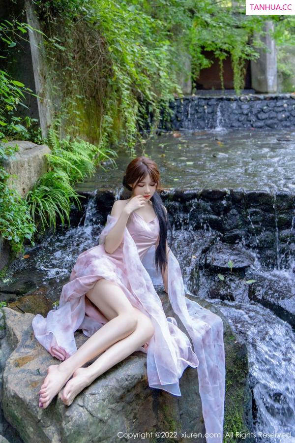 婠婠么  [XiuRen秀人网]高清写真图 2022.10.11 No.5690 婠婠么&小肥莹第21张图片